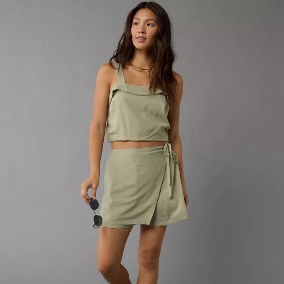 American Eagle Outfitters Tops - AE Cropped Linen-Blend Tank Top